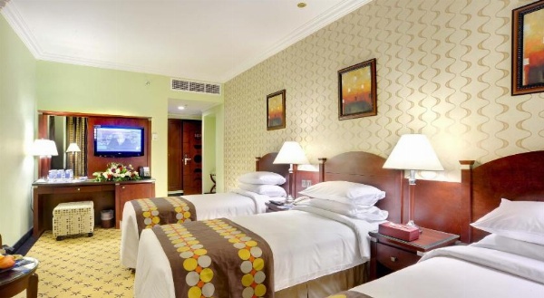 Leader Al Muna Kareem Hotel image 16